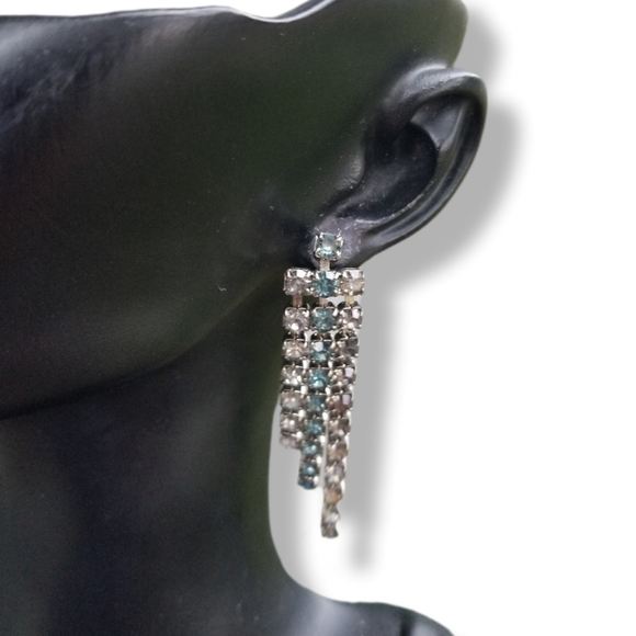 Vintage Jewelry - VINTAGE SILVERTONE & GLASS RHINESTONE DROP STATEMENT EARRINGS